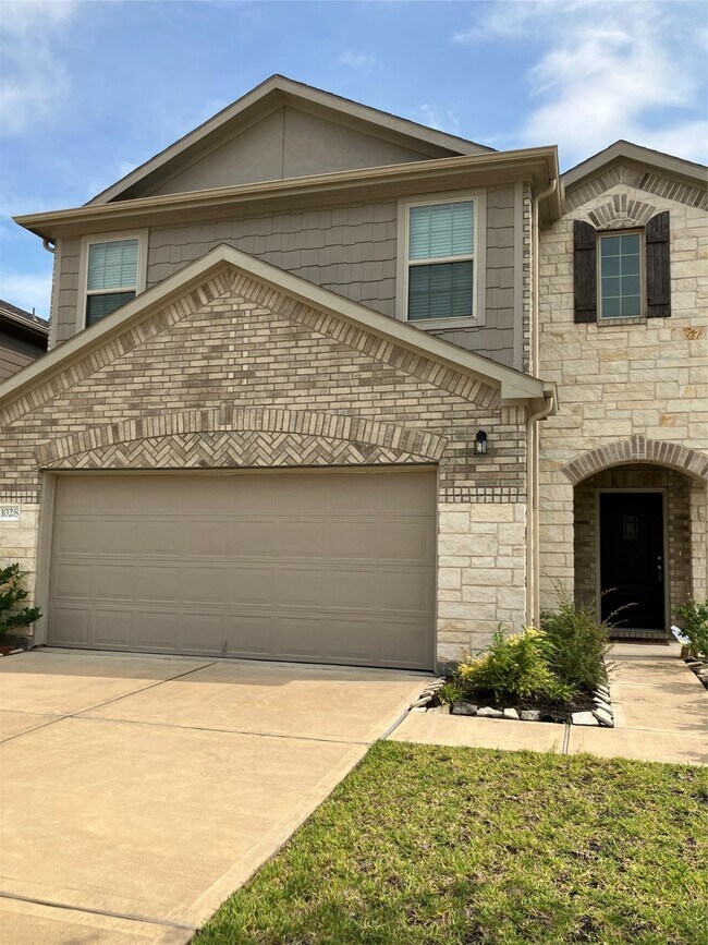 Building Photo - 1028 Laguna Cv Dr