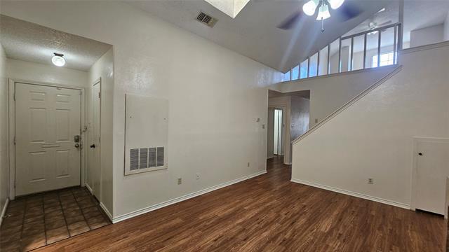 Building Photo - 3018 N Bell Ave