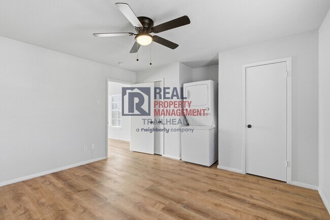 Building Photo - Bright One-Bedroom Home with Modern Finishes