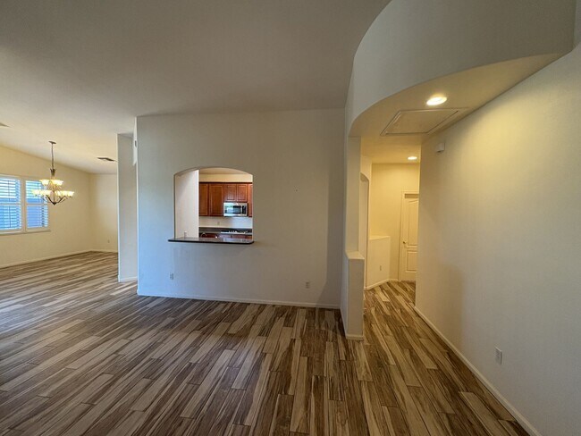 Building Photo - Loma Alta Estates Vail School District