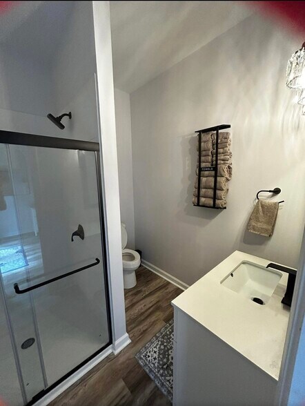 Building Photo - 1361 Forest Lake Dr