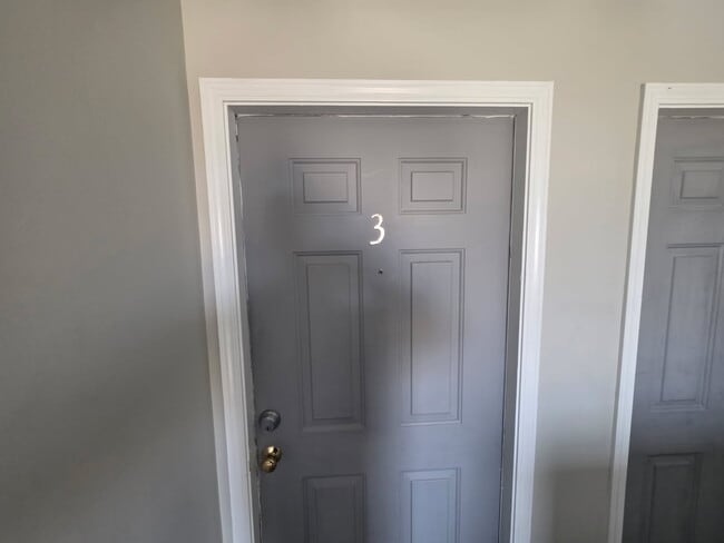 Building Photo - 41 Pine Dr