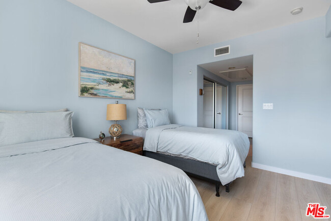 Building Photo - 4320 Tradewinds Dr