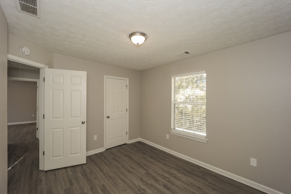 Building Photo - 7196 Williamsburg Dr