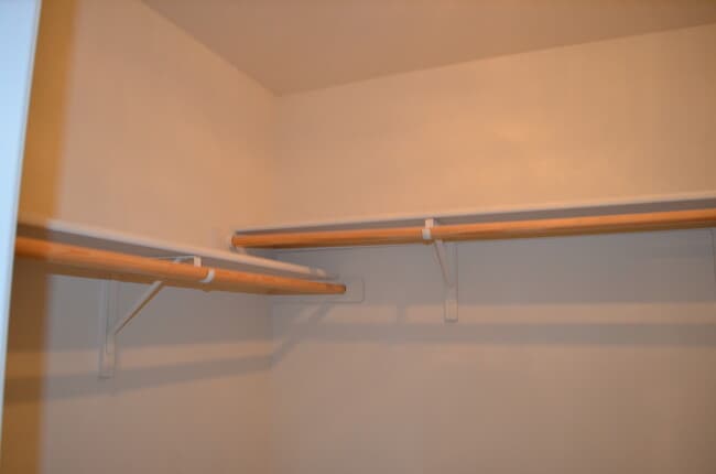 Building Photo - HUGE 5 BEDROOM HOME IN SAVANNAH HEIGHTS!