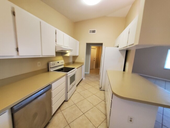 Building Photo - 1436 SE 33rd Terrace