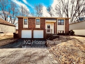 Building Photo - 2600 NW Castle Dr