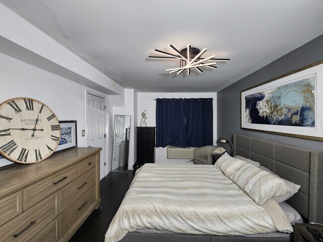 Master - 345 N Canal St