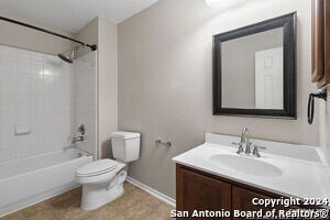 Building Photo - 10215 Villa Del Lago