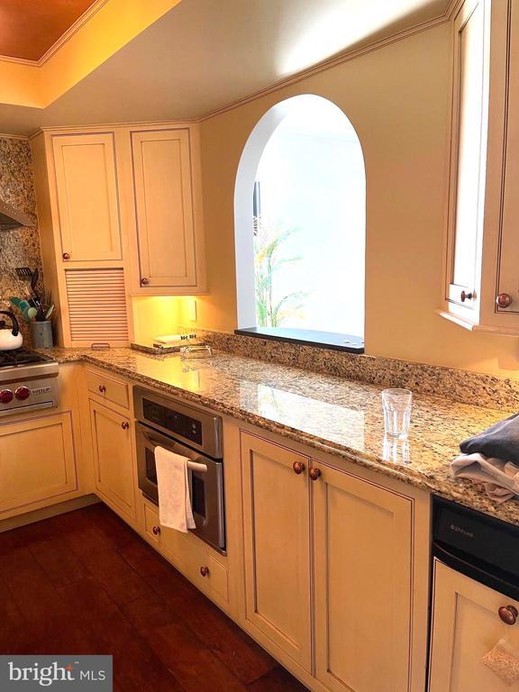 Building Photo - 28 Main St