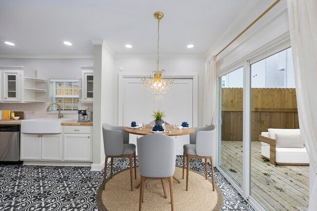 Building Photo - 6411 Illinois St