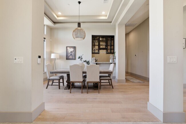 Building Photo - 3813 Calverhall Way