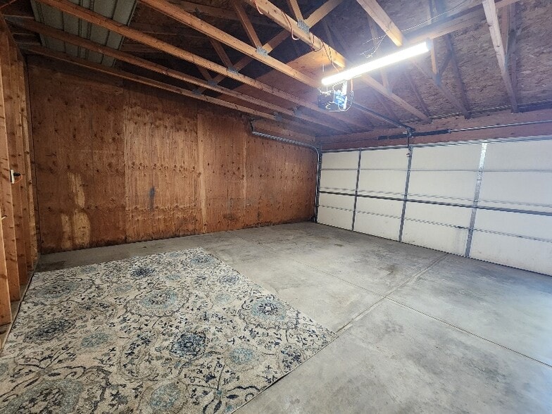 Building Photo - 212 9th St