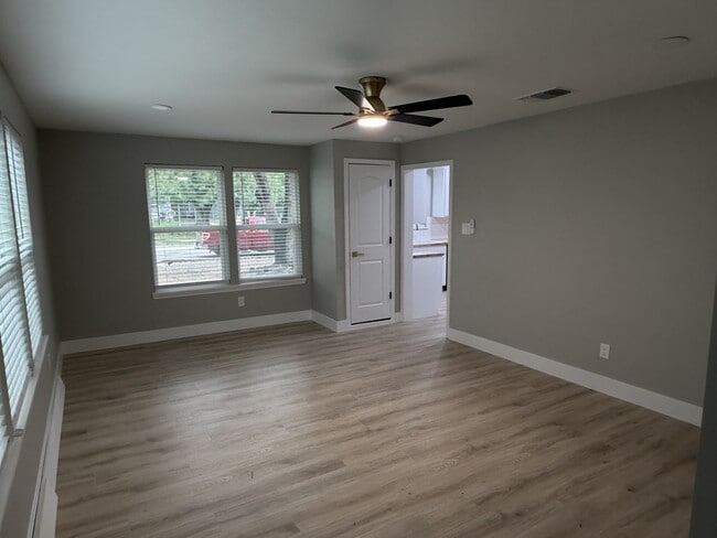Building Photo - 146 Redrock Dr