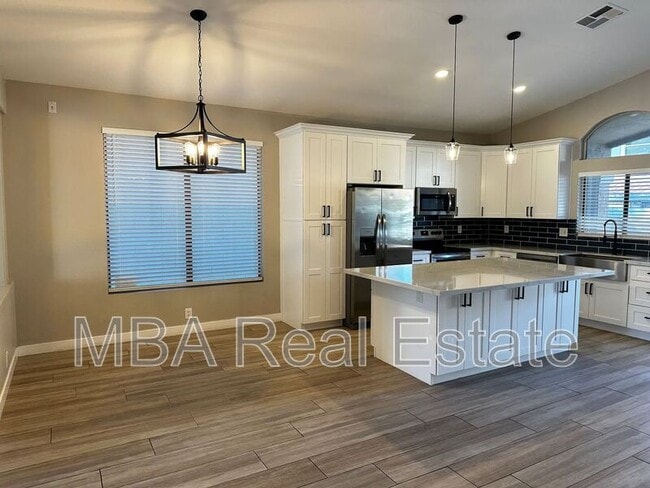 Building Photo - 1722 S Gilmore Cir