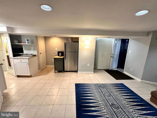 Building Photo - 60 Q St NW