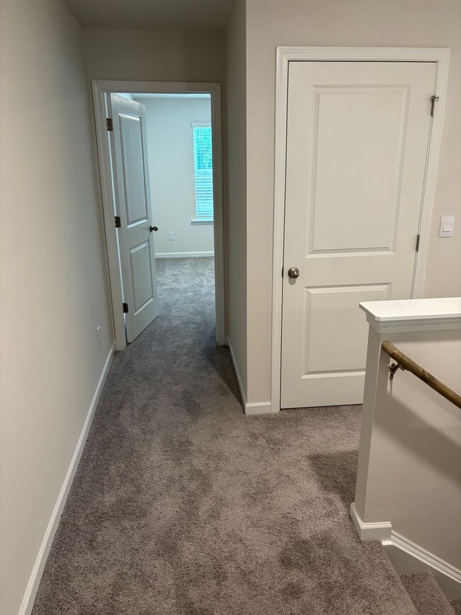 Building Photo - Brand New End-Unit Townhome in Charlotte!