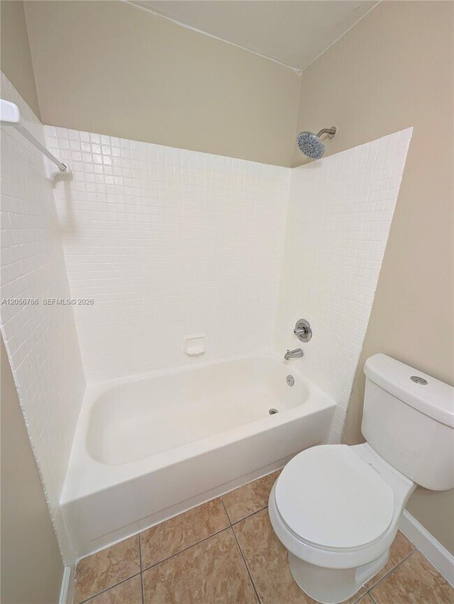 Building Photo - 10765 SW 108th Ave