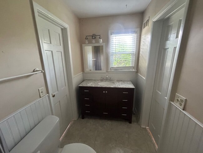 Building Photo - 7201 Mountainbrook Dr