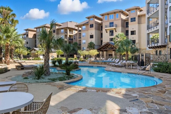 Building Photo - 82 Island Dr