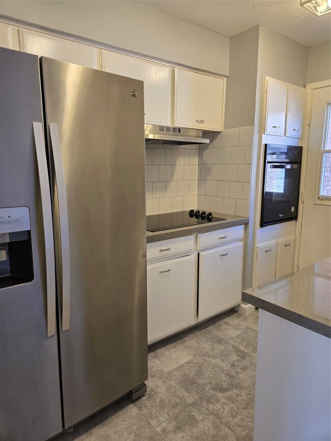 Building Photo - 1353 Ramada Dr