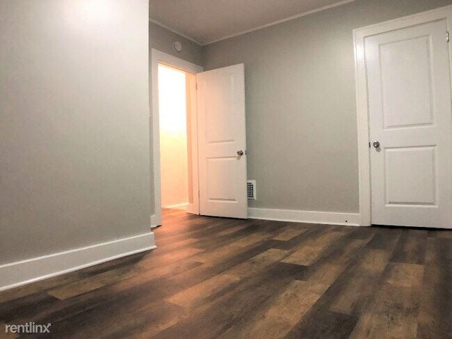 Building Photo - 2 br, 1 bath Townhome - 5346 Hillcrest St