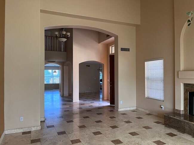 Building Photo - 4746 W Carla Vista Dr
