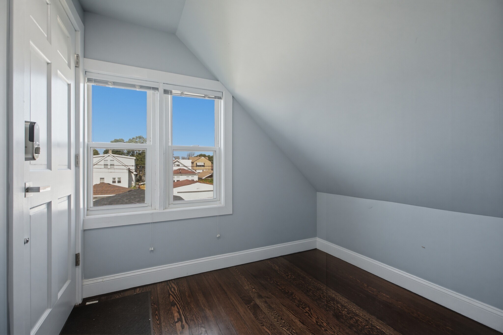 Building Photo - 2430 N Normandy Ave