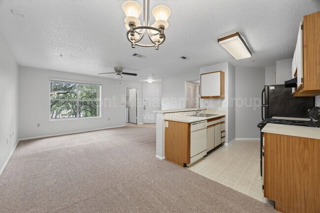 Building Photo - 642 Dory Ln