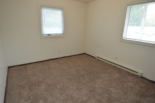 Building Photo - Quiet Side by Side Duplex