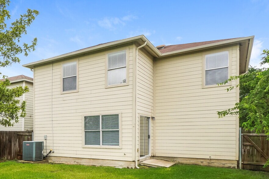 Building Photo - 6647 Arbor Farm