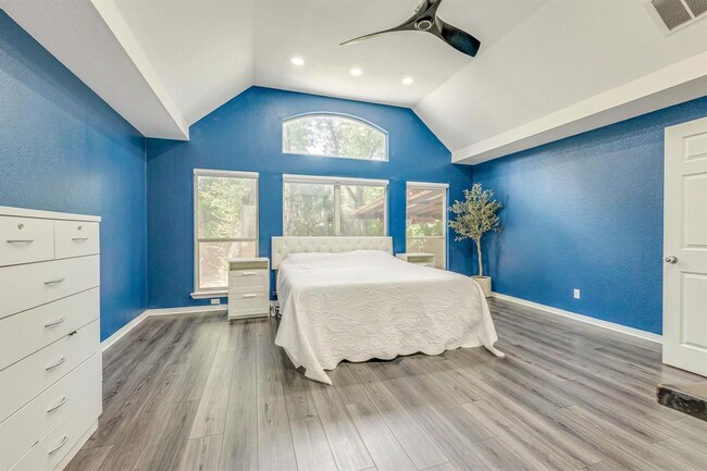 Building Photo - 8908 Pepper Rock Dr