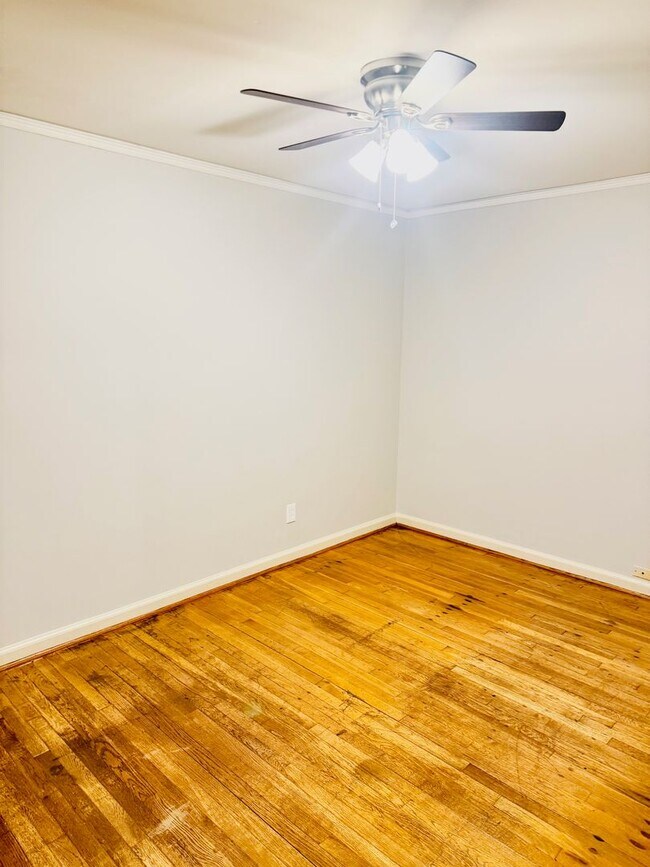 Building Photo - 3 Bed 1.5 Bath Home In Morningview *** Call 334-366-9198 to Schedule a Self Tour!