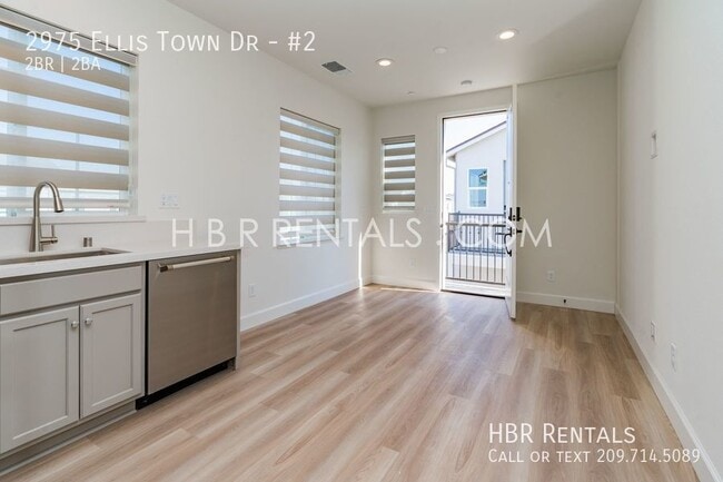 Building Photo - Ellis Community - Casita/Studio Full Kitch...