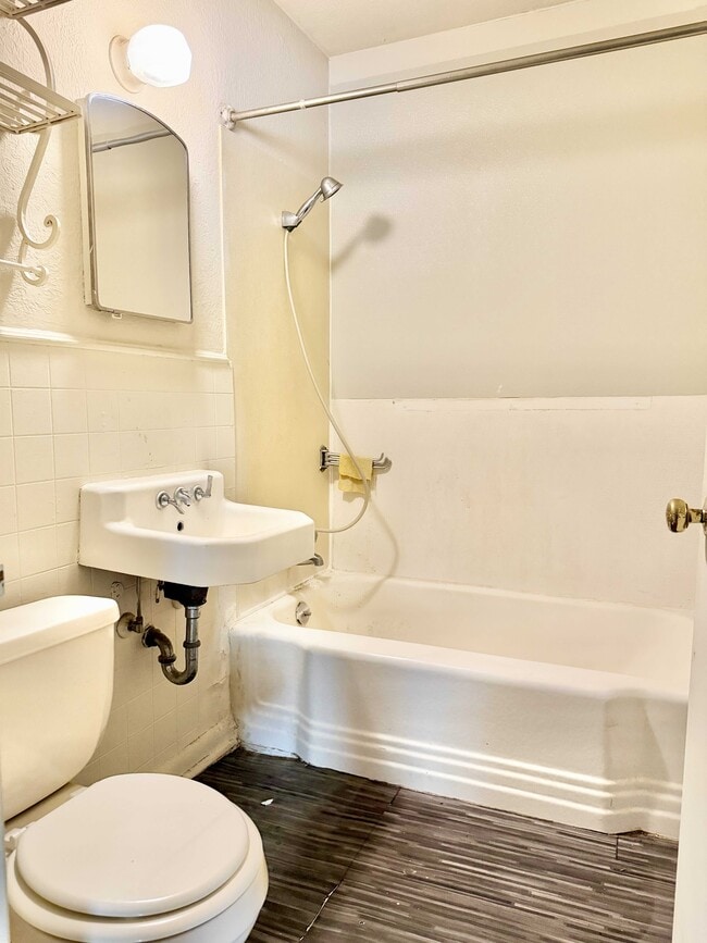 Building Photo - 1125 Perkins Rd