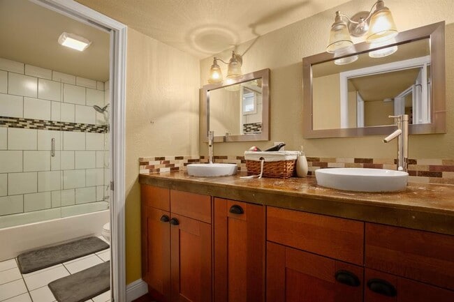 Building Photo - 1101 Shoal Creek Blvd