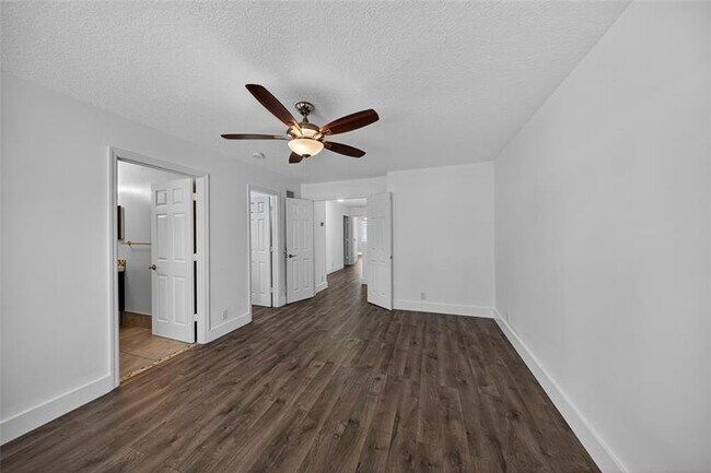 Building Photo - 744 NW 42nd Pl