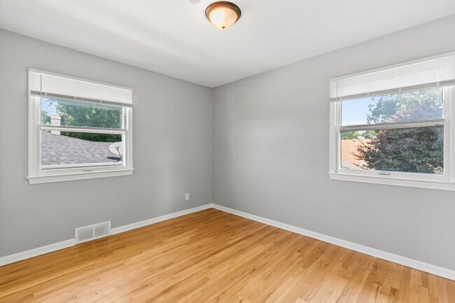 Building Photo - 7215 S 41st Ave