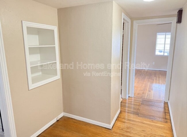 Building Photo - 3115 Buckingham Ave