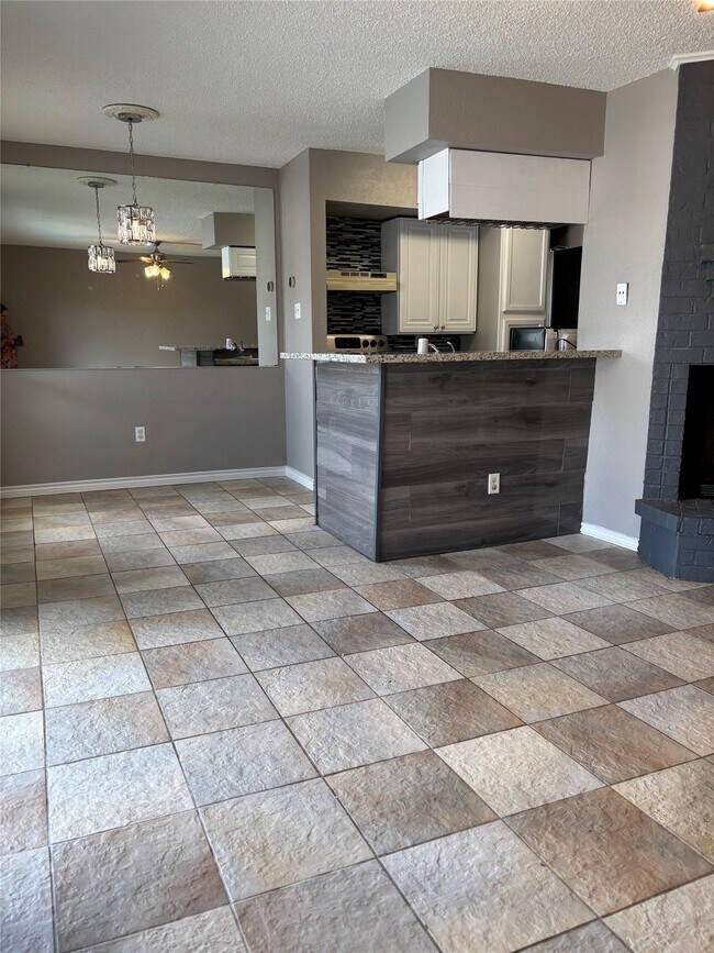 Building Photo - 260 El Dorado Blvd