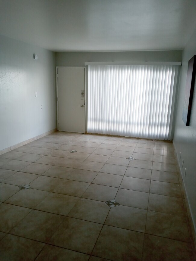 Building Photo - 1801 N Gramercy Pl