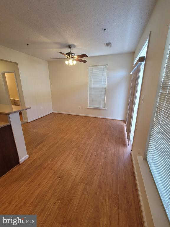 Building Photo - 303 Edelen Station Pl