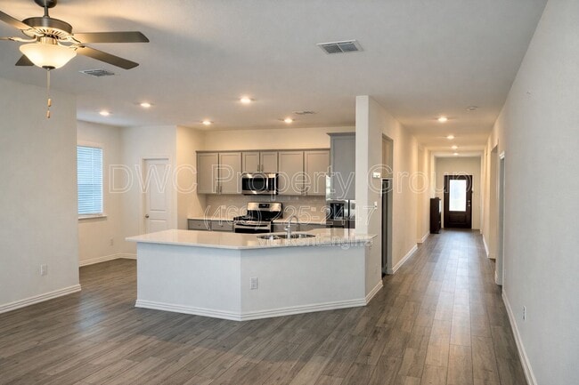 Building Photo - 1208 Mesquite Ln