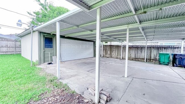 Building Photo - 7606 Eichler Dr