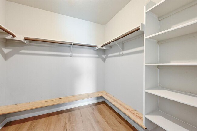 Building Photo - 411 Langely