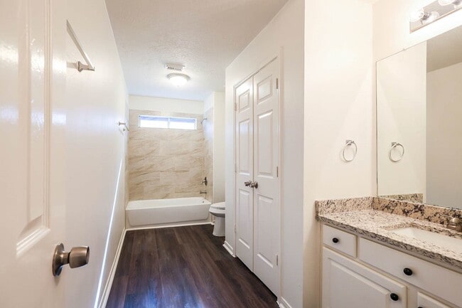 Building Photo - 8618 Discus Dr