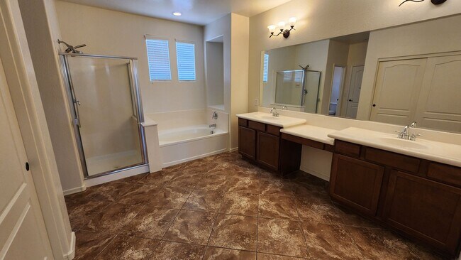 Building Photo - 4 Bedroom Home at the Grange in the Power ...