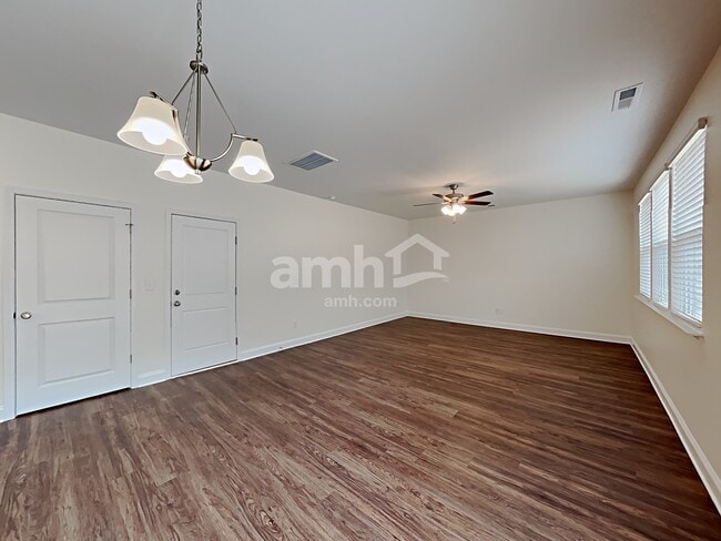 Building Photo - 1018 Bentley Pl