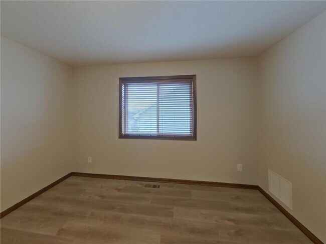 Building Photo - 1133 Rosemary Ln