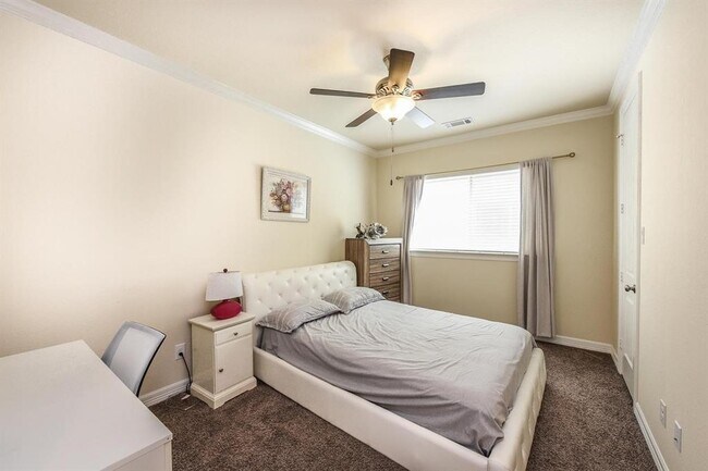Building Photo - 13209 Dartmoor Terrace Dr